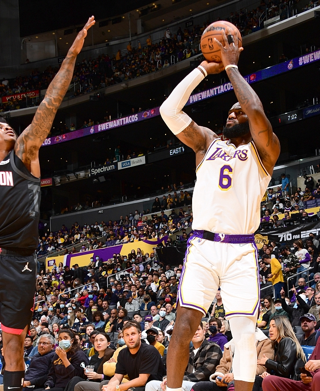 kaiyun官网中国-湖人队防守崩盘，惨遭对手狂轰猛炸，规定帮助.-kaiyun官网中国